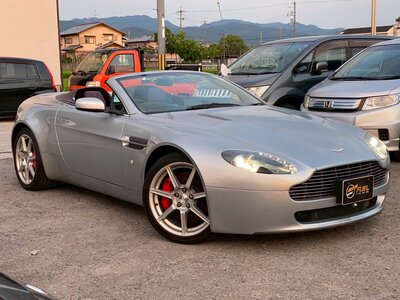ASTON MARTIN V8 VANTAGE ROADSTER