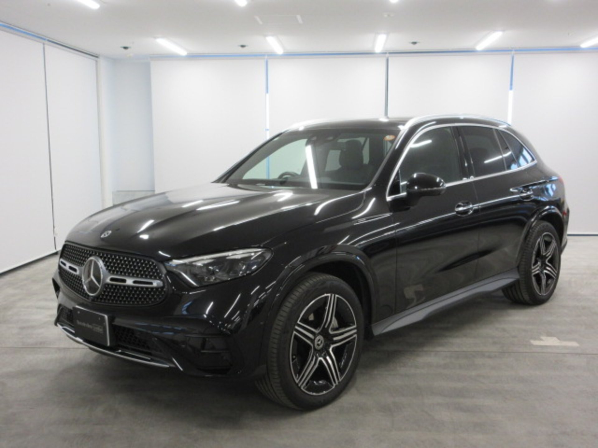 MERCEDES-BENZ GLC - View 1