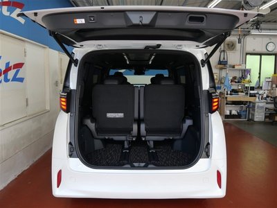 2023 Toyota ALPHARD — фото 10