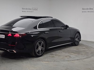 MERCEDES-BENZ E-CLASS - 4