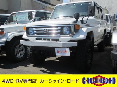 TOYOTA LAND CRUISER 70 - 1
