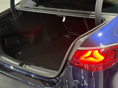 MERCEDES-BENZ E-CLASS - 10