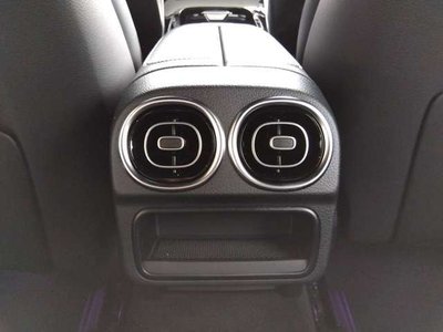 صورة مصغرة 37 لـ 2025 Mercedes-BENZ C-CLASS
