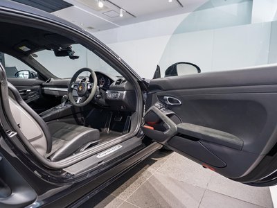صورة 14 لـ 2021 Porsche 718