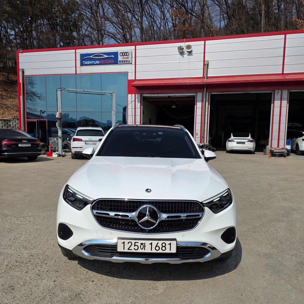 MERCEDES-BENZ GLC - View 1