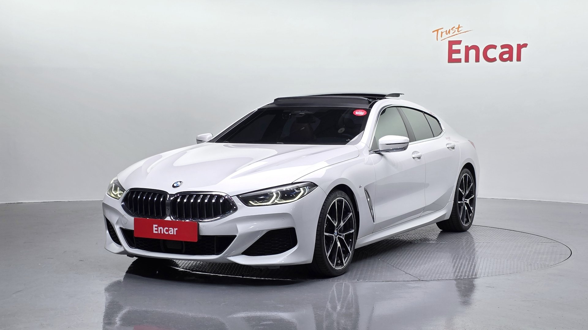 BMW 8 SERIES - View 1