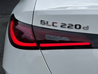 2025 Mercedes-BENZ GLC — миниатюра 12