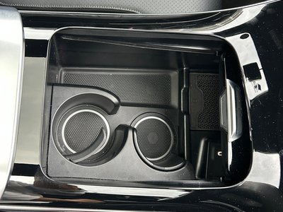 2025 Mercedes-BENZ GLC — миниатюра 32