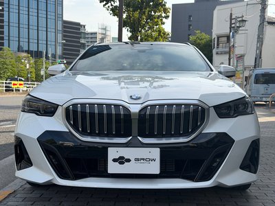 2025 BMW 5 SERIES TOURING — фото 2