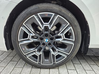 2025 BMW 5 SERIES TOURING — миниатюра 22