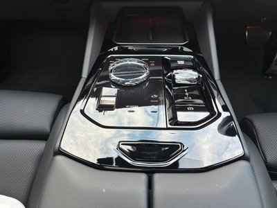 2025 BMW 5 SERIES TOURING — миниатюра 19