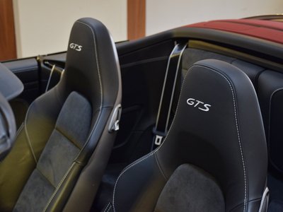 PORSCHE 911 CABRIOLET - 4