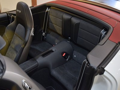 PORSCHE 911 CABRIOLET - 9