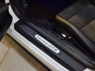 PORSCHE 911 CABRIOLET - 10