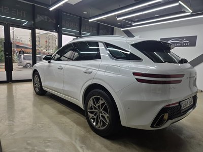 صورة 2 لـ 2021 Genesis GV70