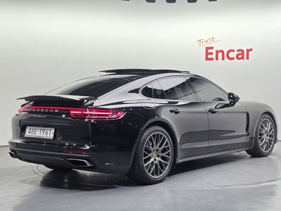 PORSCHE PANAMERA - 4