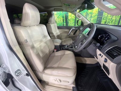 TOYOTA LAND CRUISER PRADO - 8