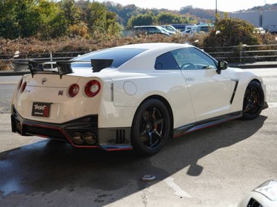NISSAN GT-R - 2