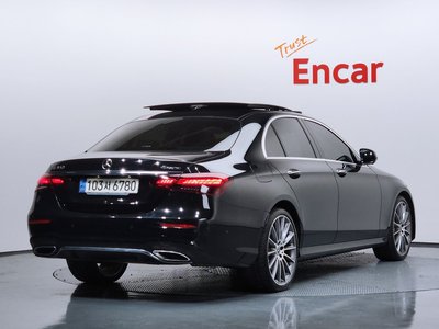 MERCEDES-BENZ E-CLASS - 5