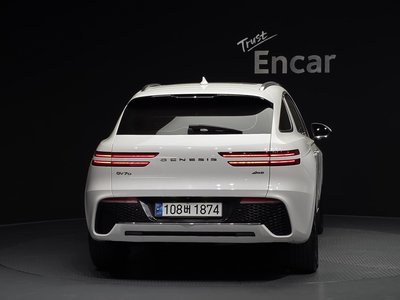 صورة 4 لـ 2021 Genesis GV70