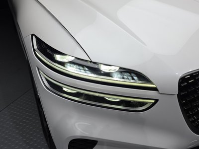 صورة 9 لـ 2021 Genesis GV70