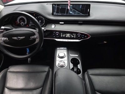 صورة 5 لـ 2021 Genesis GV70