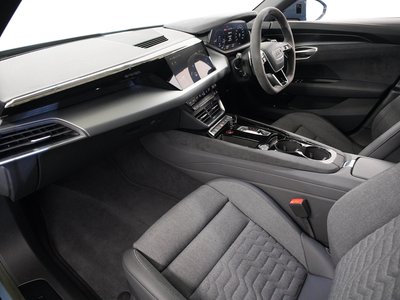 AUDI E-TRON GT QUATTRO - 9