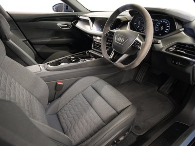 AUDI E-TRON GT QUATTRO - 7