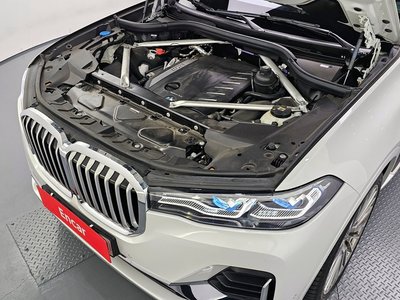 BMW X7 - 7