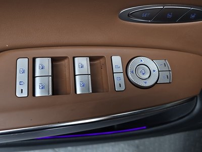2023 Genesis GV70 — миниатюра 27