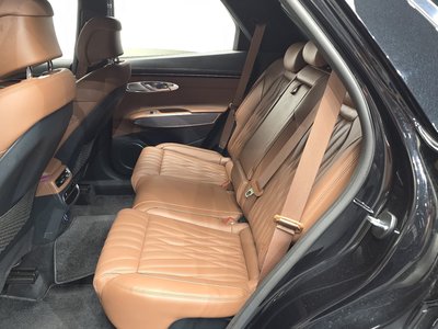 2023 Genesis GV70 — миниатюра 17