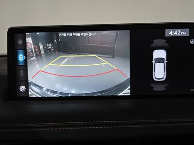2023 Genesis GV70 — миниатюра 20
