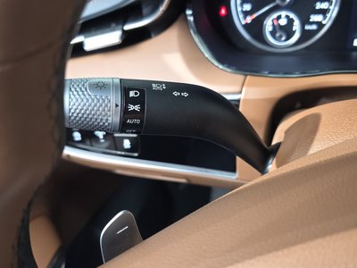 2023 Genesis GV70 — миниатюра 26