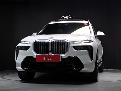 2023 BMW X7 — фото 2