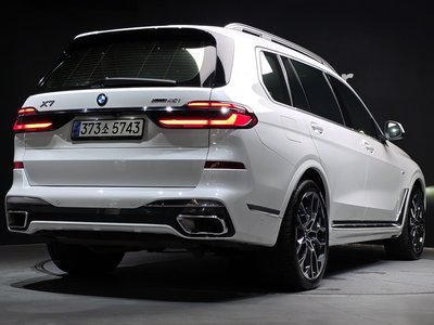 2023 BMW X7 — фото 4
