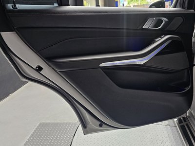 2023 BMW X7 — миниатюра 15