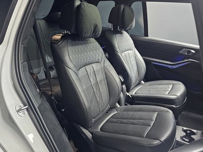 2023 BMW X7 — миниатюра 17
