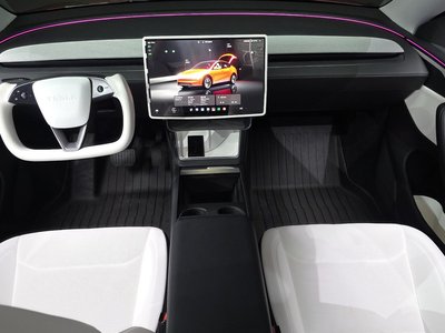 2025 Tesla MODEL Y photo 5
