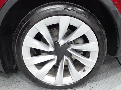 2025 Tesla MODEL Y photo 8