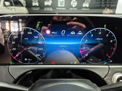 MERCEDES-BENZ E-CLASS - 8