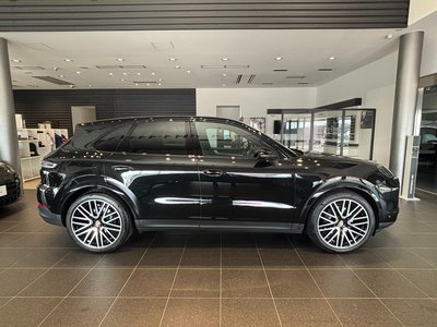 PORSCHE CAYENNE - 8