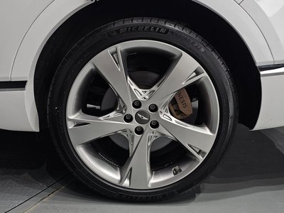 صورة 8 لـ 2023 Genesis GV80