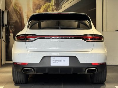 PORSCHE MACAN - 5