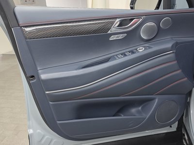 2024 Genesis GV80 COUPE thumbnail 14