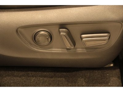2023 Toyota LAND CRUISER 300 — миниатюра 14
