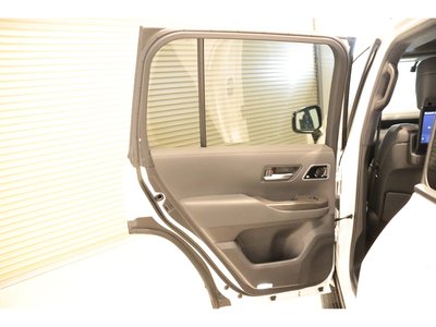 2023 Toyota LAND CRUISER 300 — миниатюра 19