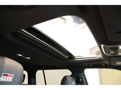 2023 Toyota LAND CRUISER 300 — миниатюра 52