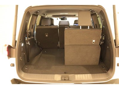 2023 Toyota LAND CRUISER 300 — миниатюра 26