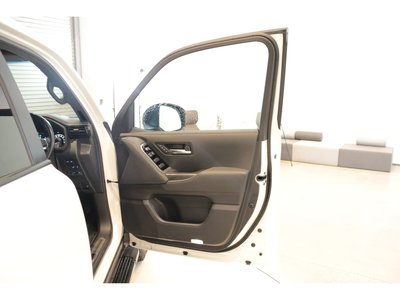 2023 Toyota LAND CRUISER 300 — миниатюра 11