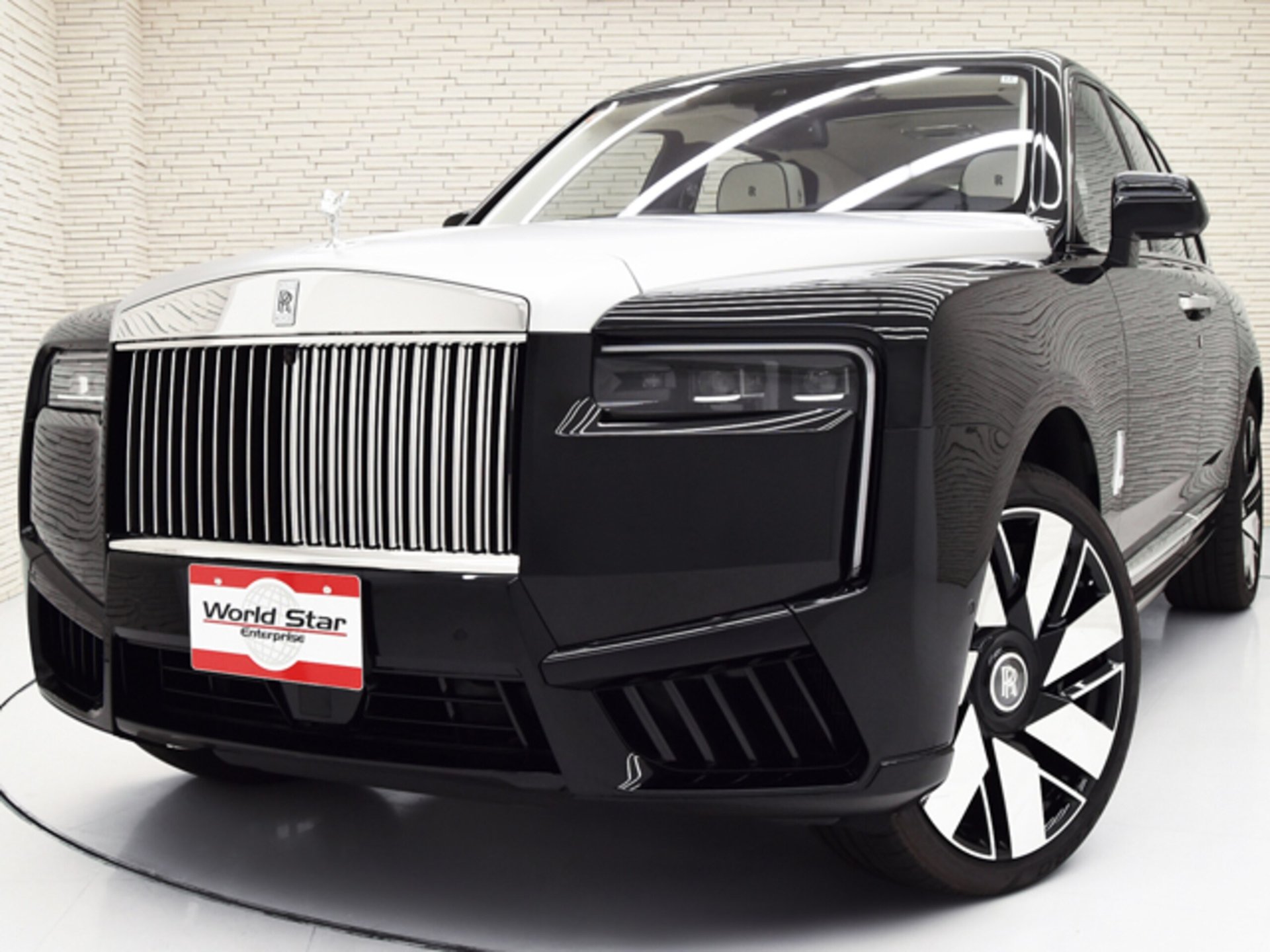 ROLLS ROYCE CULLINAN - View 1